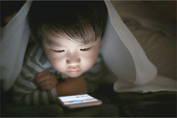 有害サイトはより身近に。対策は十分ですか？